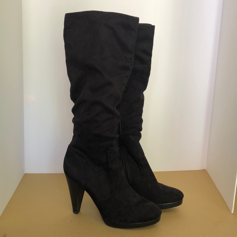 Michael Shannon size 7 boot.  4 1/2 inch heel and 13 inch from heel to top.